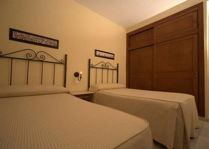 拉布拉多旅馆 2* 马尔韦利亚